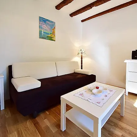 Ladeti 30 St. * Ičići