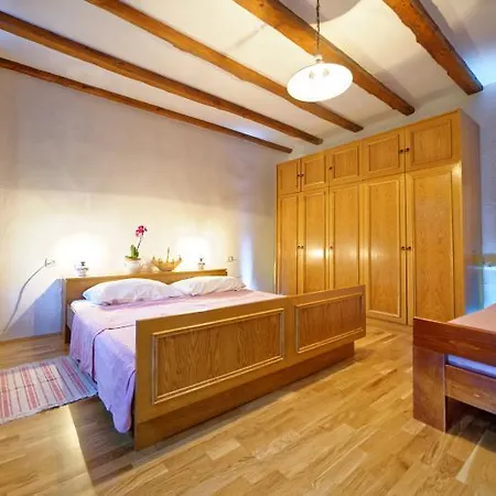 Ladeti 30 St. Ičići